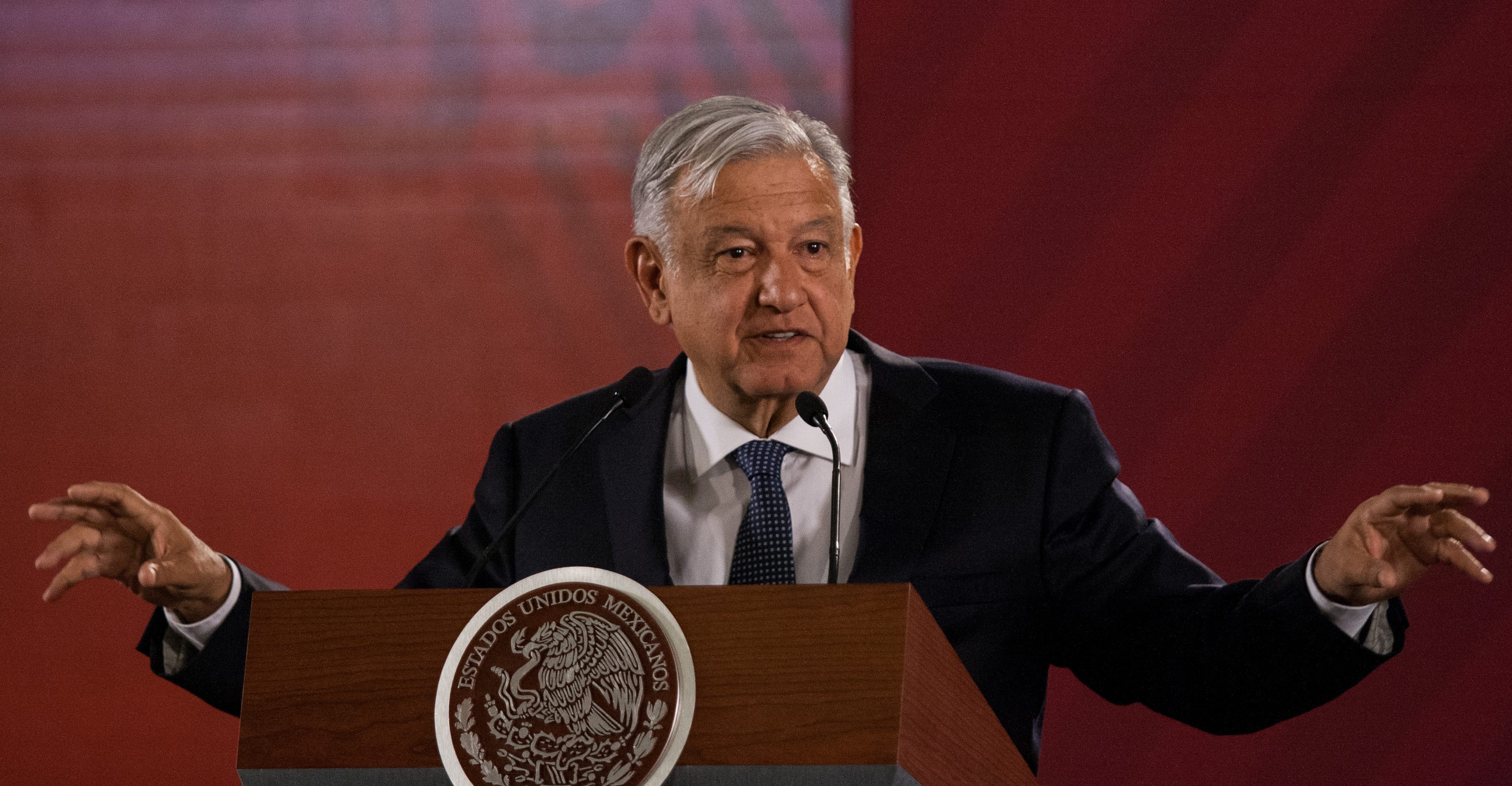INE suspends morning transmission of AMLO by elections