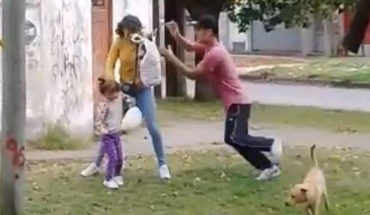 translated from Spanish: In Argentina they recorded a man hitting his partner, who had his daughter in arms (Video)