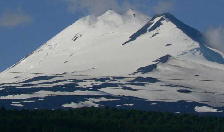 translated from Spanish: Israeli tourist dies after fall in Llaima volcano in Araucanía