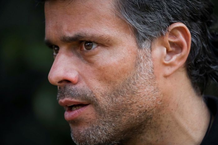 Leopoldo López does not rule out a military intervention in Venezuela