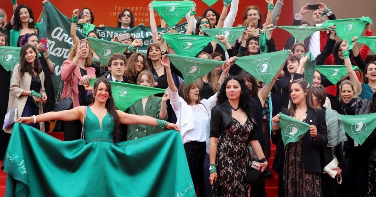 "Let It Be Law": the film about abortion that dyed the Festival of Cannes Green
