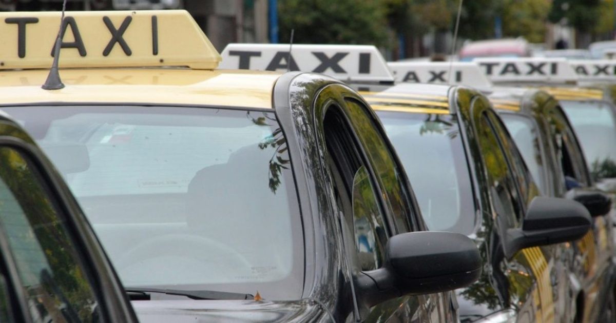 Mendocinas women organize and arm an exclusive taxi network for them