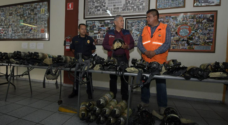 Morelia firefighters receive first-class equipment to improve their working conditions