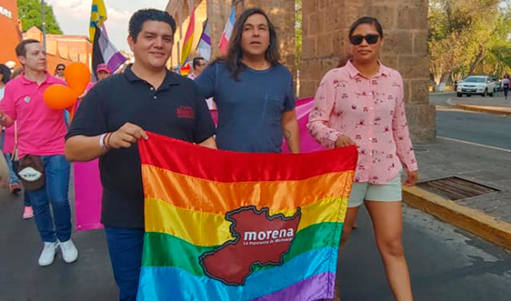 translated from Spanish: Morena and Michoacán government hang on the March Pride Morelia 2019