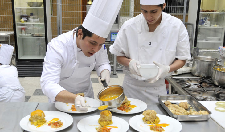translated from Spanish: National gastronomy Competition will elect representative of Chile to the world Bocuse d’Or