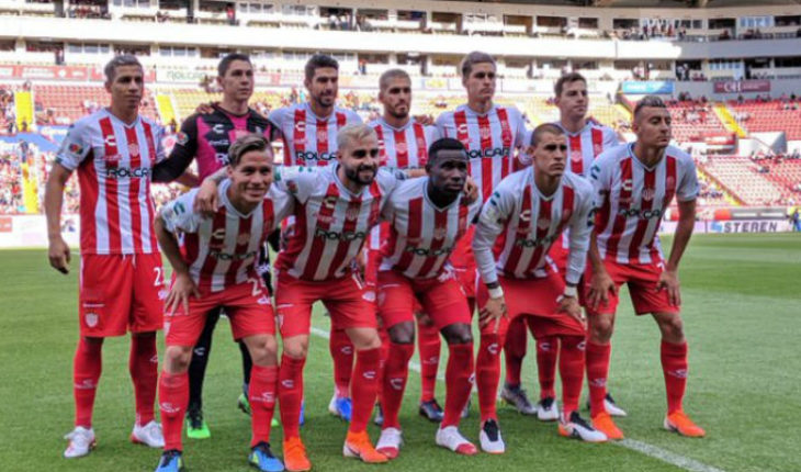 translated from Spanish: Necaxa hits first