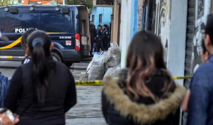 translated from Spanish: One child and two adults shot in assault on transport in Tláhuac