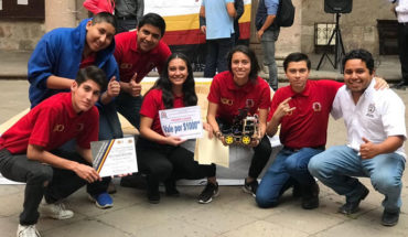 translated from Spanish: Ready the students of the UMSNH who will participate in the Regional contest of Robotics, oratory and mathematics