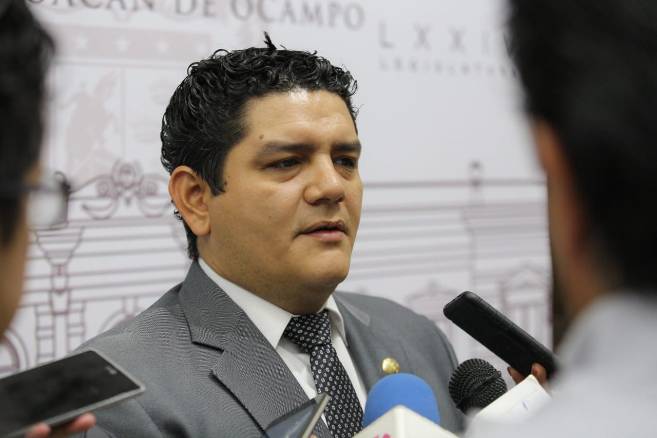 Recognition of rural normals in Michoacán: Antonio Madriz