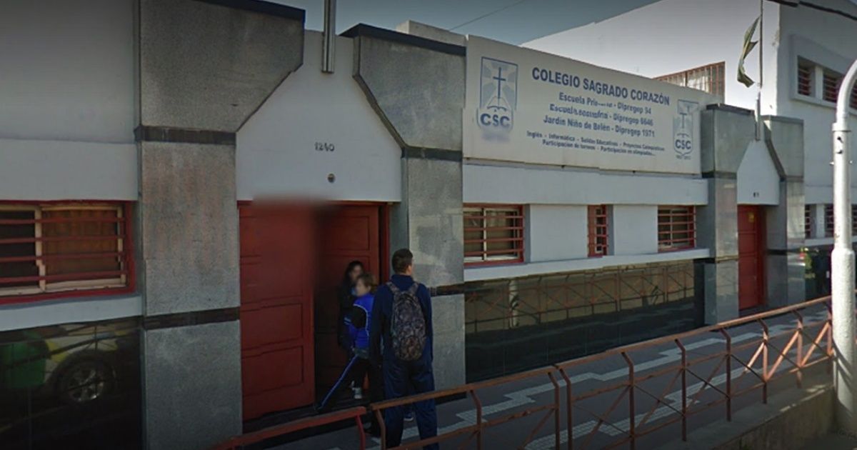 Report that a priest harassed five students from a Dock Sud college