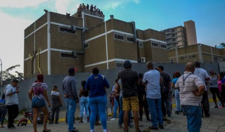 translated from Spanish: Riot in Venezuela: 29 prisoners killed and 19 police wounded in riot at police detention center in Acariagua