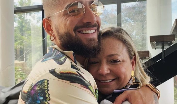 translated from Spanish: The questioned photo that Maluma published for Mother’s Day