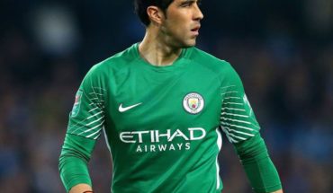 translated from Spanish: The six Confessions of Claudio Bravo on the red according to Guarello