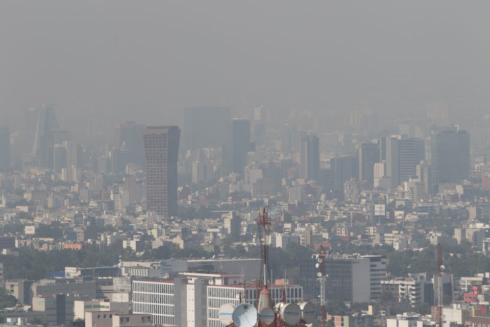 There is bad air quality; There were at least 5 fires in CDMX