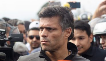 translated from Spanish: Venezuelan regime issued a warrant of search and seizure against Leopoldo López