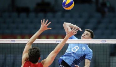translated from Spanish: Volleyball: Argentina is measured with Portugal in the Aconcagua Arena