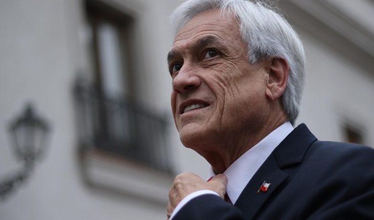 translated from Spanish: While Piñera holds auditor’s office, RN draws his attention and asks him to take the mistake for the presence of children on tour in Asia