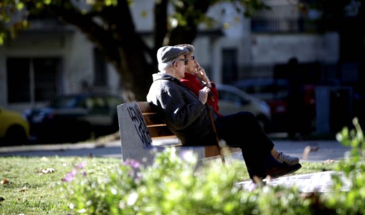translated from Spanish: Winter bonus will reach 1.2 million pensioners