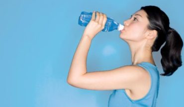 ¿Cuánta agua es recomendable beber cada día?
