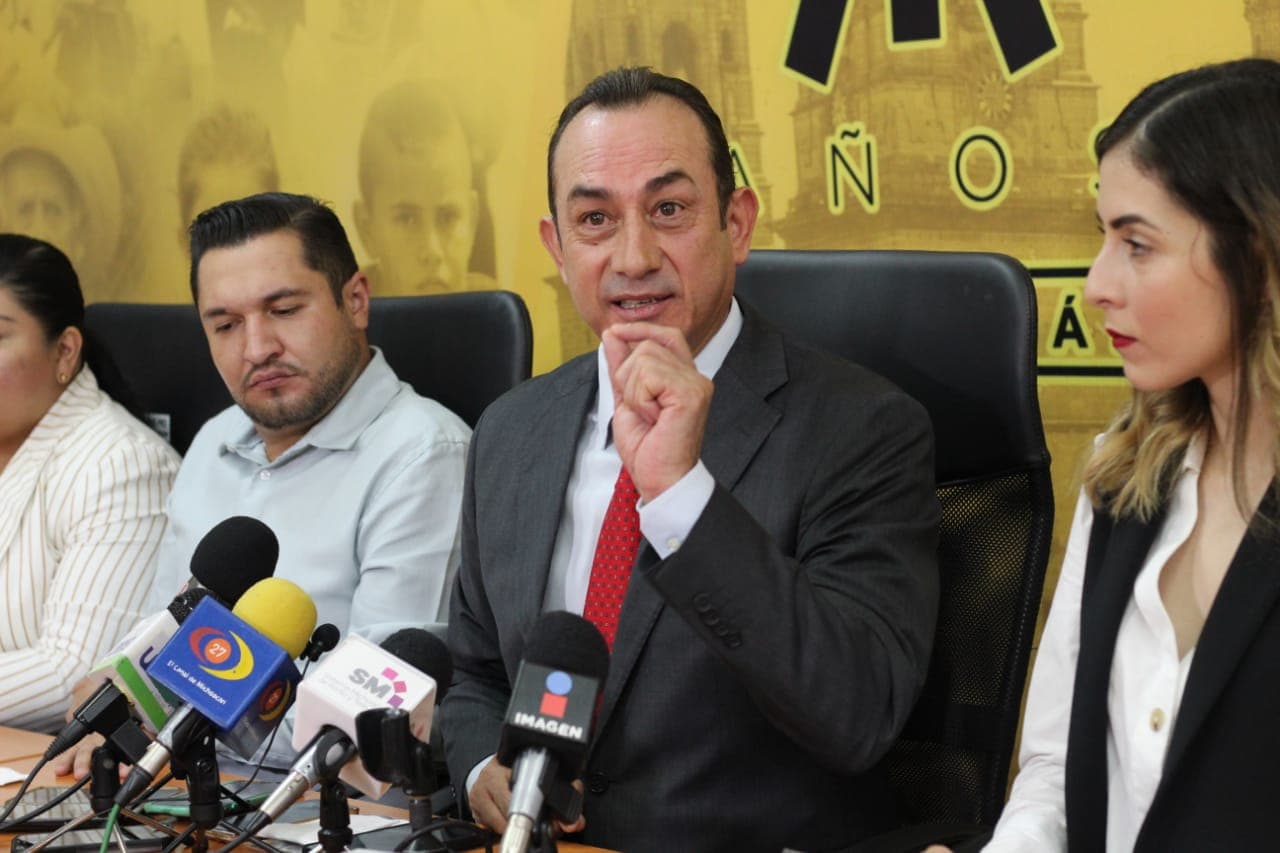 "ADN sólo anda detrás del hueso", advierte PRD a Morena