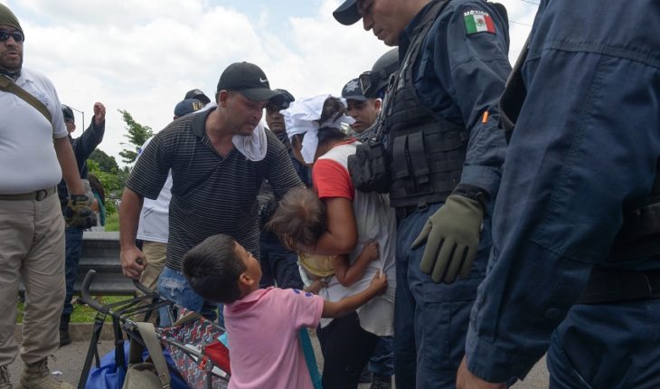 Autoridades frenan a caravana de 1,200 migrantes en Chiapas