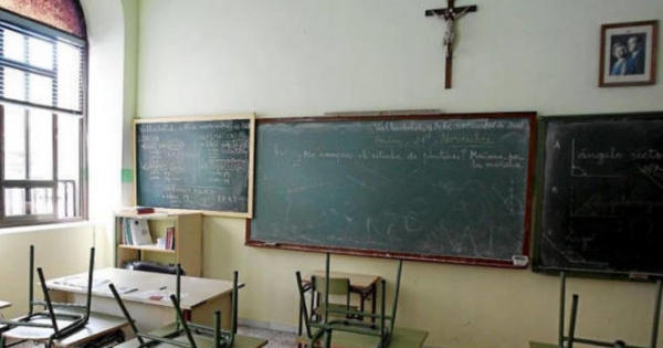 Cambio curricular para 3° y 4° medio: colegios seguirán obligados a dictar clase de religión