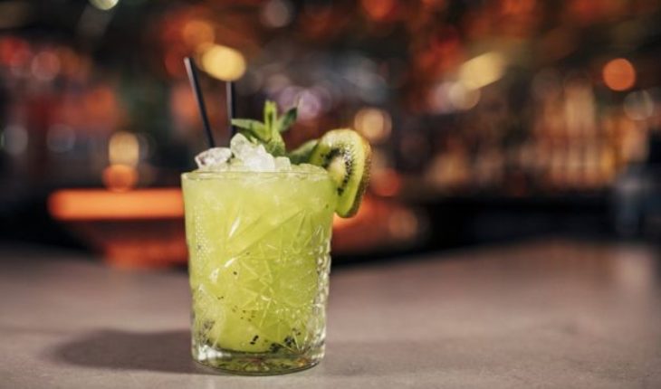 El éxito de las “barras sobrias”, los bares para millennials donde no se sirve alcohol
