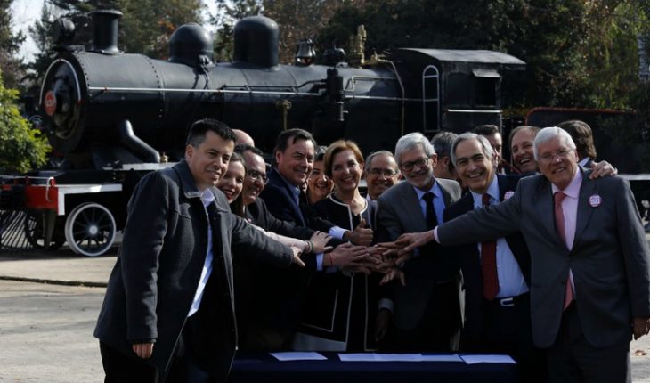 Gobierno estima que tren de Santiago a Valparaíso no verá la luz antes del 2024