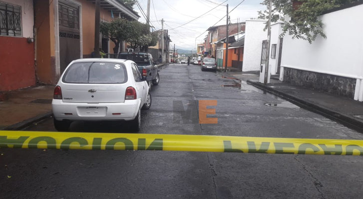 Hombre indigente muere al ser atacado a balazos, en Uruapan, Michoacán