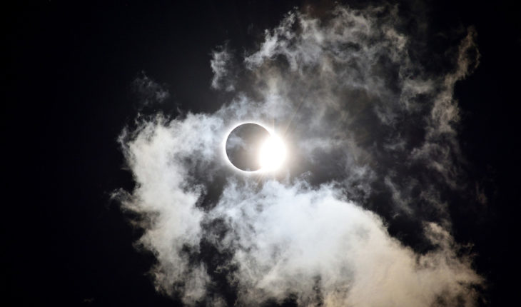 National Geographic propone vivir el eclipse desde el cielo
