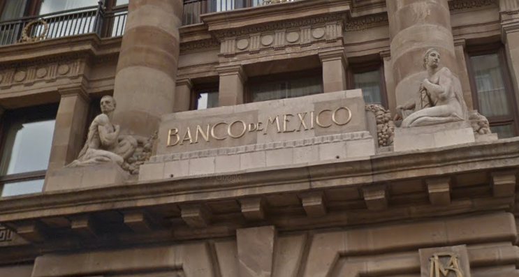 Un riesgo para México baja a la calificación de Pemex: Banxico