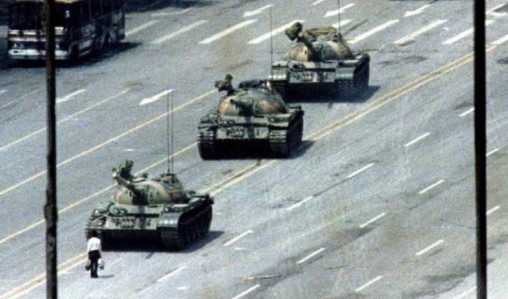 translated from Spanish: 30 years of the Tiananmen massacre: What is known about the “Tank Man”, which became a symbol of protests around the world