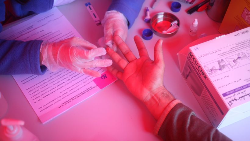 A thousand rapid HIV tests were conducted before the March of Pride in Santiago
