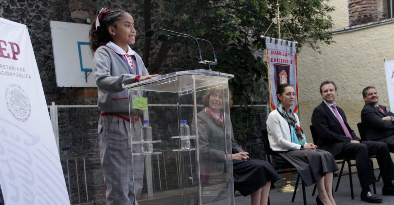 Girls can wear pants and kids skirt in CDMX schools