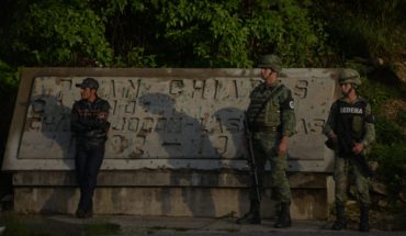 translated from Spanish: National Guard to reinforce 12 points on the southern border