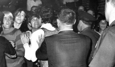 translated from Spanish: Stonewall, the historic night when gays rebelled in a New York bar and changed millions of lives