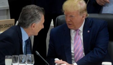 translated from Spanish: Talk and smiles: Macri near Trump at G20 summit in Japan
