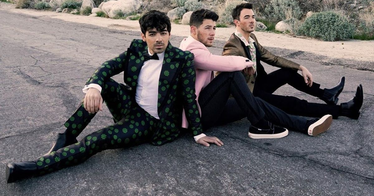 The Jonas Brothers presented "Happiness begins", their new album
