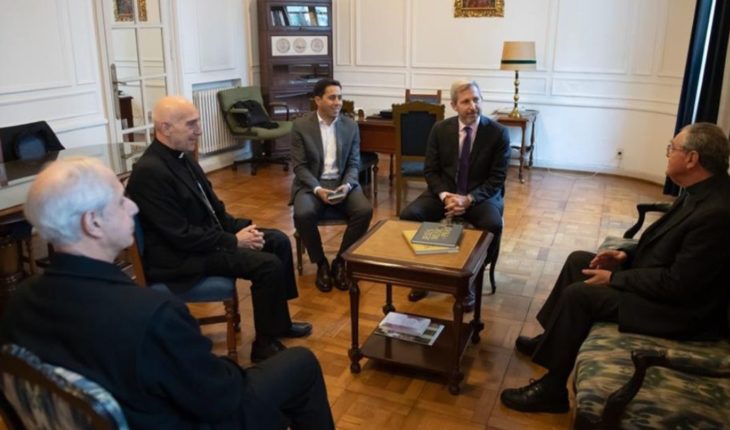 translated from Spanish: The church called for a dialogue with all sectors and a consensus agenda