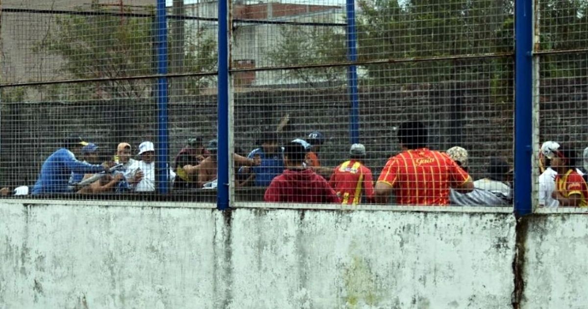 Video: Battle royale between Villa Alvear and Sarmiento fans