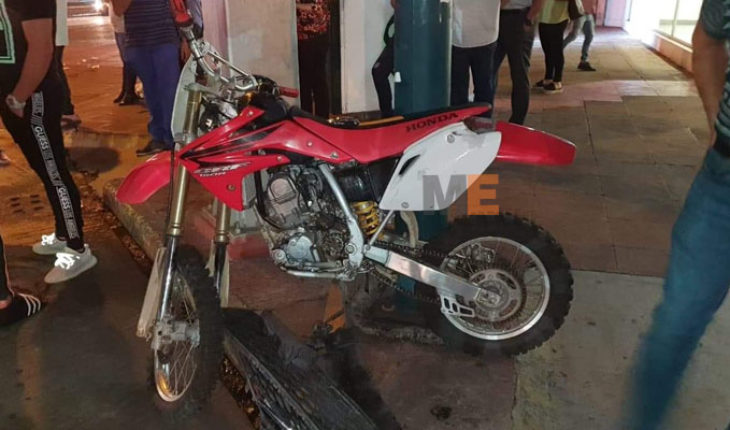 Atropellan a pareja de jóvenes que viajaban en motocicleta, en Zamora, Michoacán