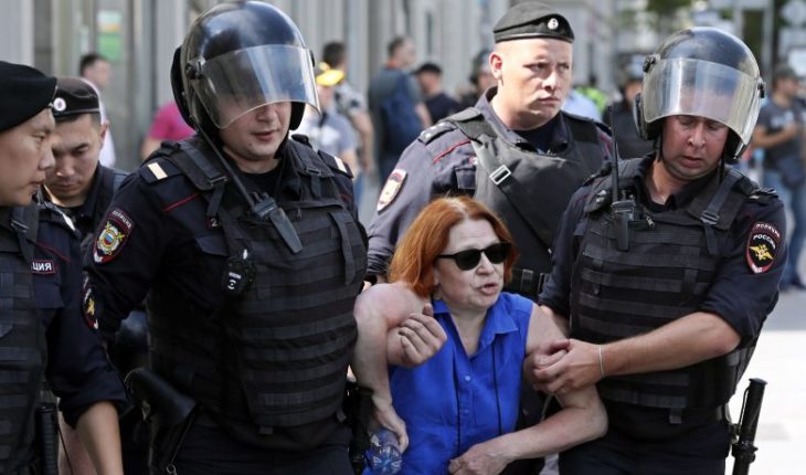 Cientos de detenidos tras manifestación del sábado contra alcalde de Moscú