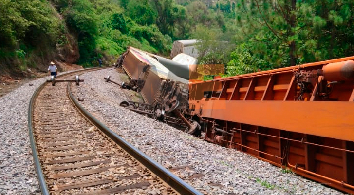 Descarrila tren de Kansas City Southern en Taretan, Michoacán