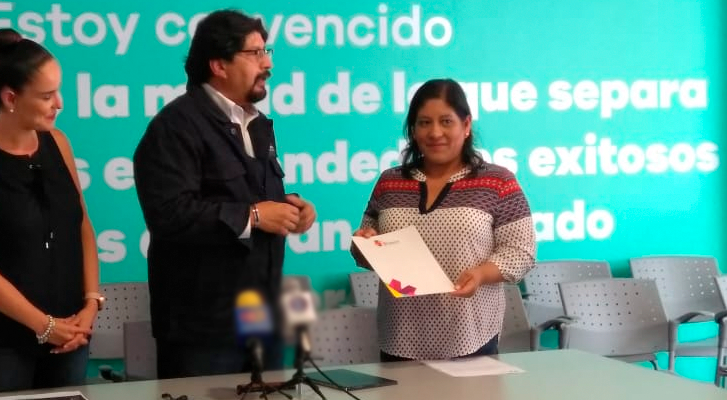 Espacio Emprendedor entrega el primer crédito a mujer emprendedora de Michoacán