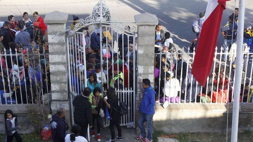 Gobierno dijo que migración se enfrenta en forma "responsable" y que no se puede volver a una situación "desordenada"