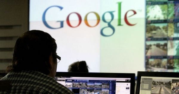 Google reconoce que escucha conversaciones de usuarios con su asistente virtual