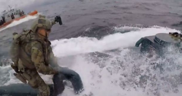 La espectacular captura de un narcosubmarino cargado con más de 7 toneladas de cocaína