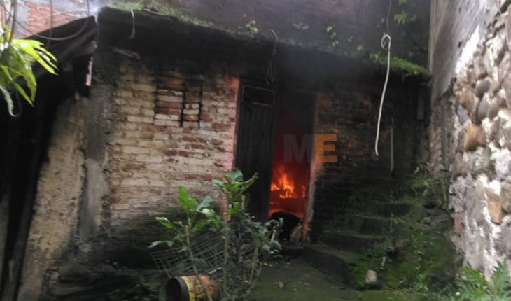 Menor de edad resulta con quemaduras al intentar apagar incendio en casa de su abuela, en Peribán, Michoacán