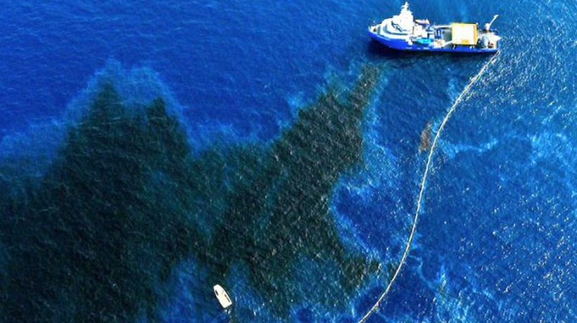Superintendencia de Medio Ambiente indagará "error humano" en derrame de combustible en Isla Guarello