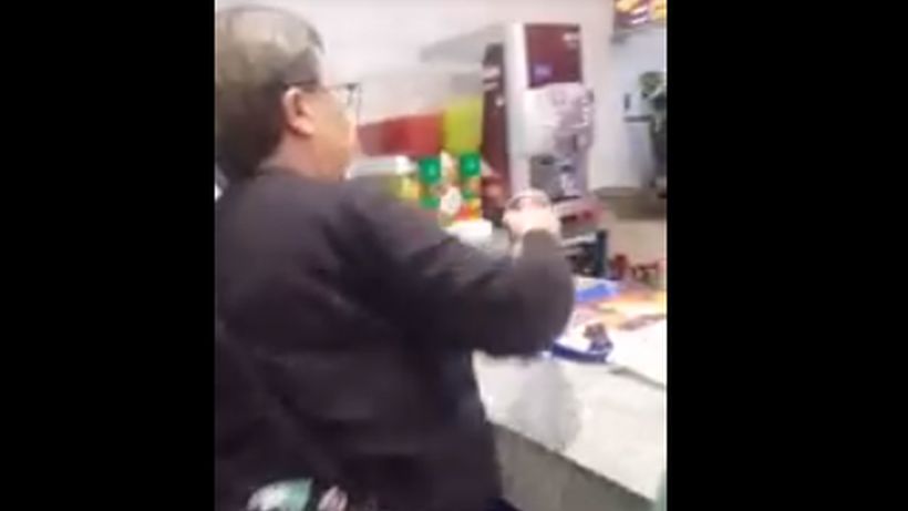 [VIDEO] Mujer agredió a trabajadoras de local de comida rápida en Providencia